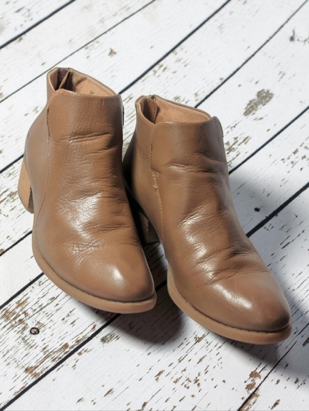 b.o.c Size-9 Tan Leather Ankle Booties